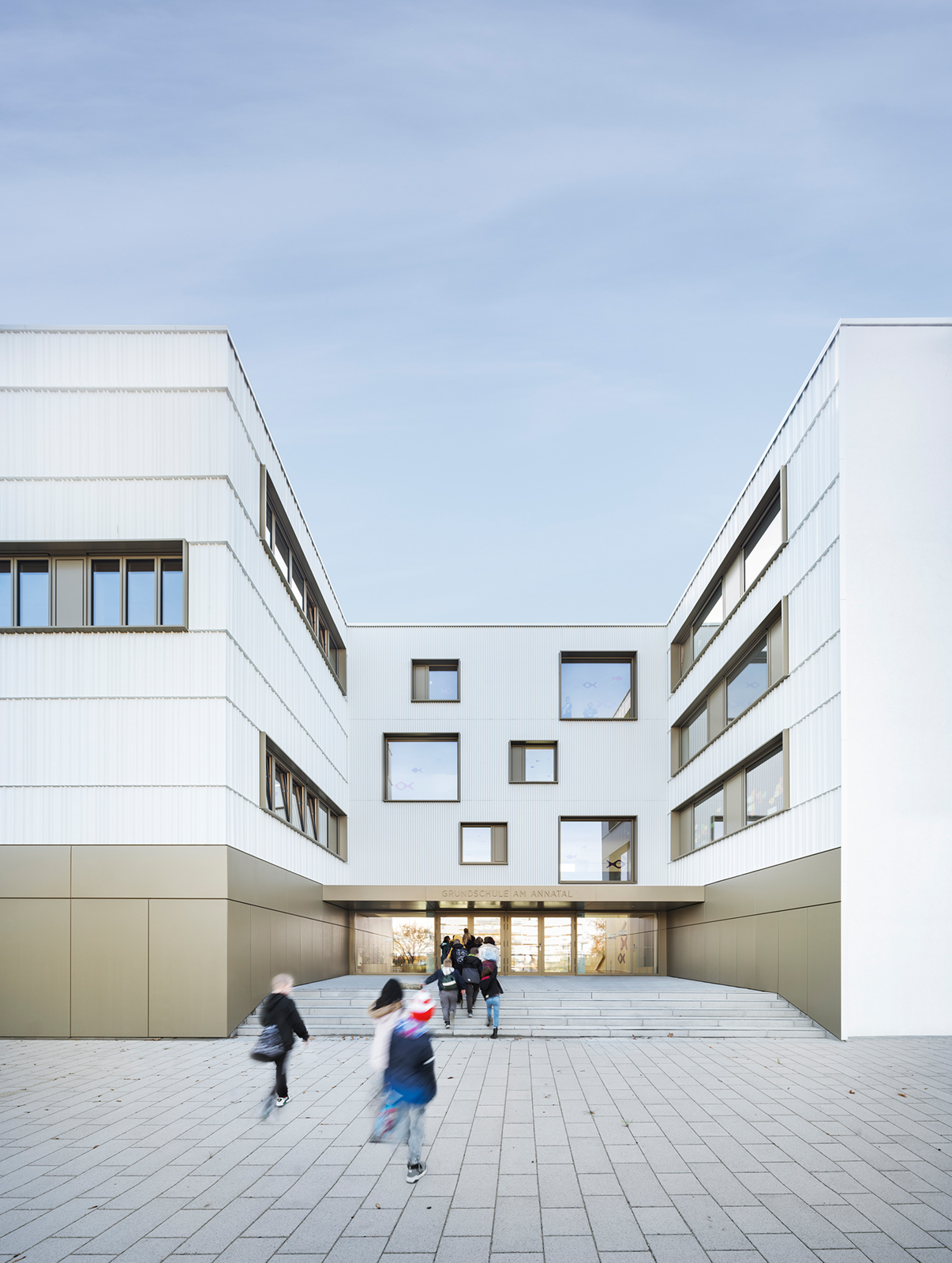 Grundschule "Am Annatal" Strausberg mit Hort und Sporthalle